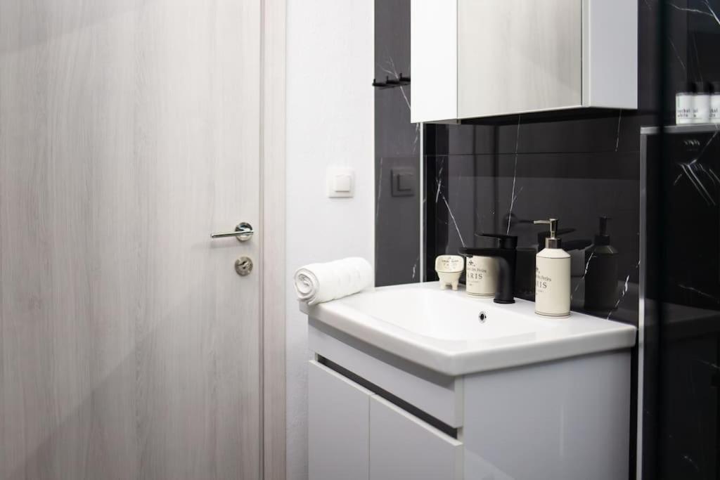 Apartment Paris Opulent Lifestyle